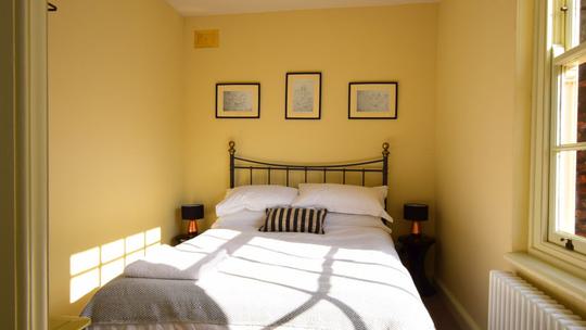 14 St Saviours Place 1st floor double bedroom 316522404