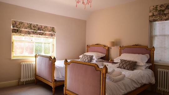 14 St Saviours Place 2nd floor twin room 2001472102