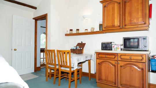 Apt 3 Dining Comp 864460720