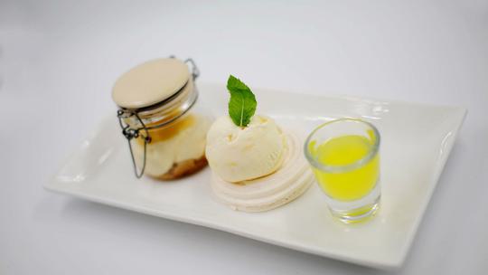 Ate O Clock dessert 261570481