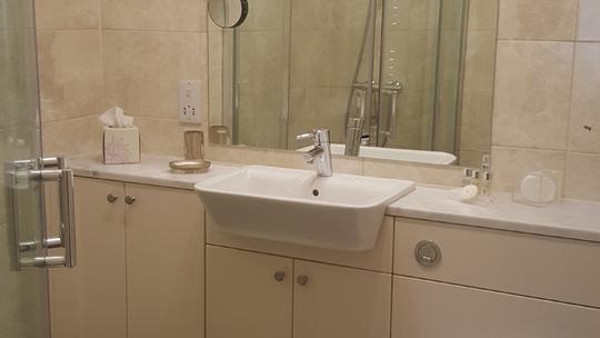 Bathroom 02 1972297246