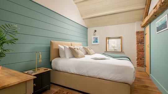 Bedroom 1 939303473