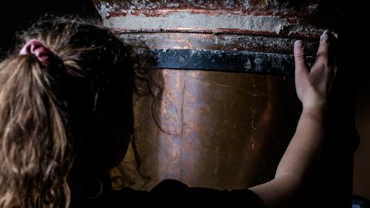 Bex sealing the still 1 1080x608