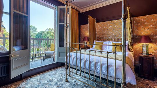 Clementines Town House King Room with Balcony 4