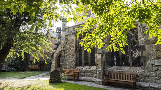 Holy Trinity Goodramgate Summer Churchyard Graham White 1861941342