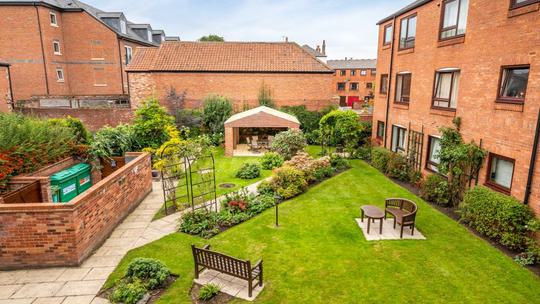 Wto Y 10 Cloisters Walk Garden 09 200273684