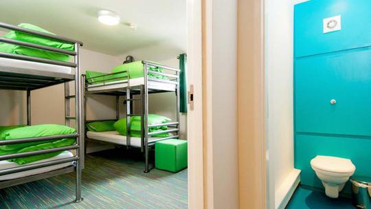 YHA York ensuite bedroom 1806703065
