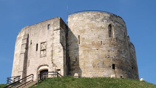 York Walls Cliffords Tower 1359126708