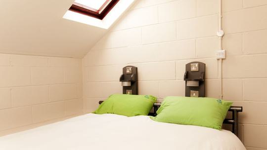 Host York 130415 Int 2 Bed1 754144316