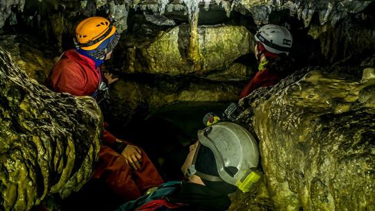 Rsz 1caving experience yorkshire dales 448206223
