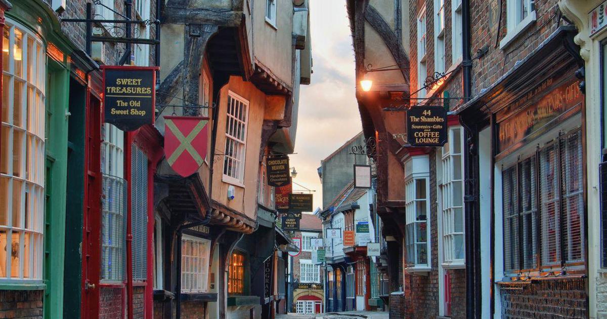 Shambles Medieval Street In York Visit York shambles-medieval-street-in-york-visit-york