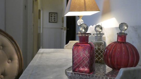 Vanity table 1939323647